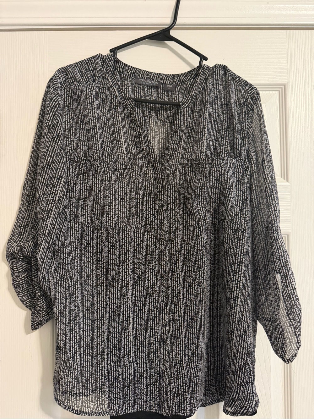 Covington Black & White Patterned Women's Blouse - Classic V-Neck Top